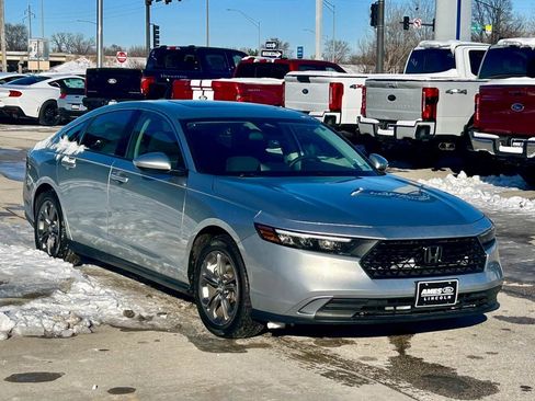 Used 2024 Honda Accord EX image 6