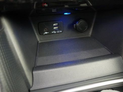 Certified 2023 Subaru Forester Limited image 30