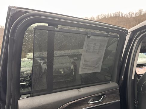 Used 2023 Jeep Grand Cherokee Limited w/ Luxury Tech Group II image 20