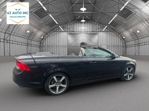 Used 2011 Volvo C70 T5 FWD image 3