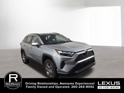 Used 2025 Toyota RAV4 XLE image 4