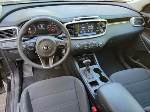 Used 2018 Kia Sorento AWD image 14