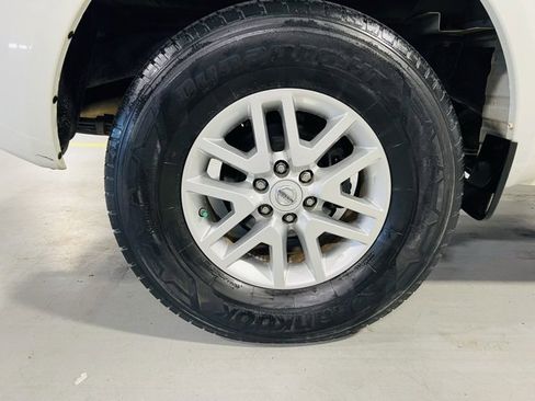 Used 2019 Nissan Frontier SV image 10