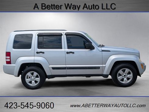 Used 2012 Jeep Liberty Sport RWD image 5