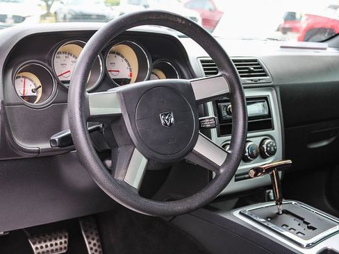 Used 2010 Dodge Challenger SE RWD image 38