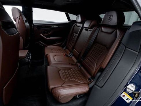 Used 2025 Lamborghini Urus SE AWD/4WD image 46