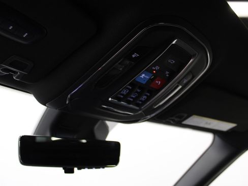 Used 2024 Jeep Grand Cherokee L Limited w/ Luxury Tech Group II image 24