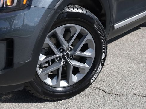 Used 2024 Kia Telluride LX image 18