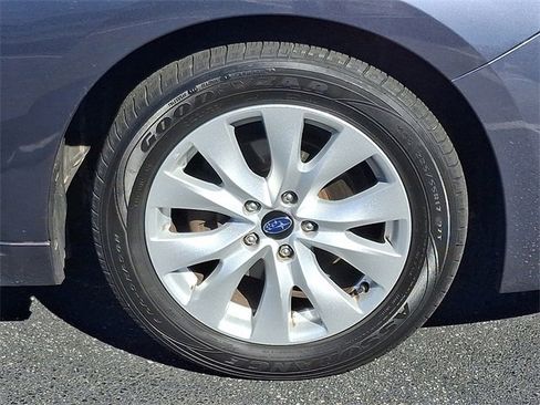 Used 2017 Subaru Legacy 2.5i Premium image 8