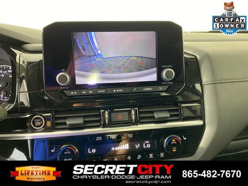 Used 2024 Nissan Pathfinder SV w/ SV Premium Package AWD/4WD image 18