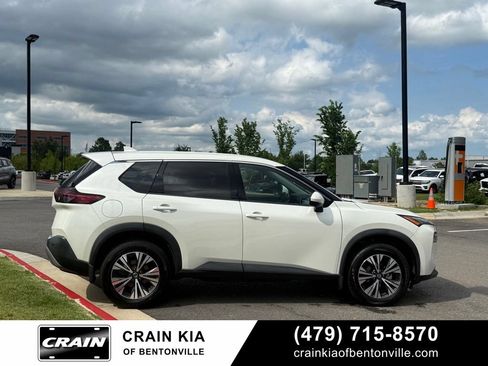 Used 2021 Nissan Rogue SV FWD image 8