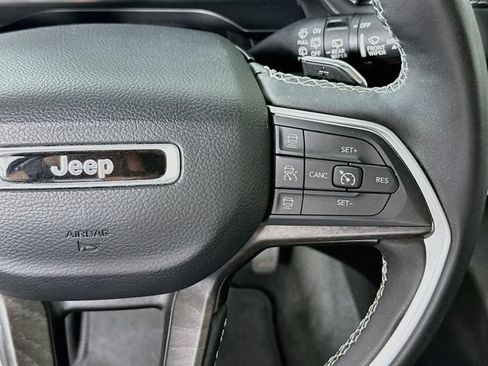 Used 2022 Jeep Grand Cherokee Limited 4xe w/ Luxury Tech Group II AWD/4WD image 25
