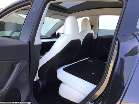 Used 2024 Tesla Model Y Long Range AWD/4WD image 8