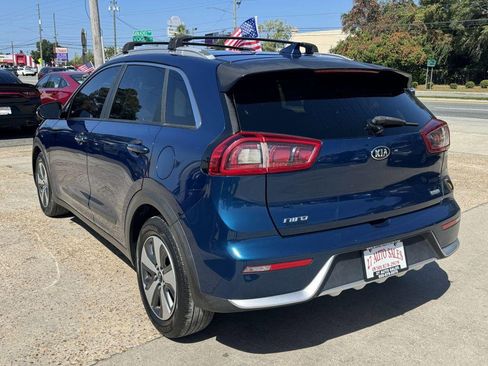 Used 2019 Kia Niro EX image 7