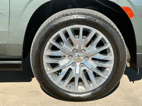 Used 2024 Chevrolet Suburban Premier w/ Max Trailering Package image 10