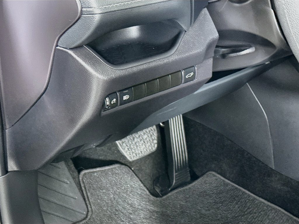 Certified 2025 Toyota RAV4 XLE w/ Convenience Package FWD image 10