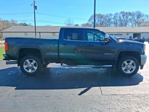 Used 2017 GMC Sierra 2500 SLE w/ SLE Preferred Package image 6