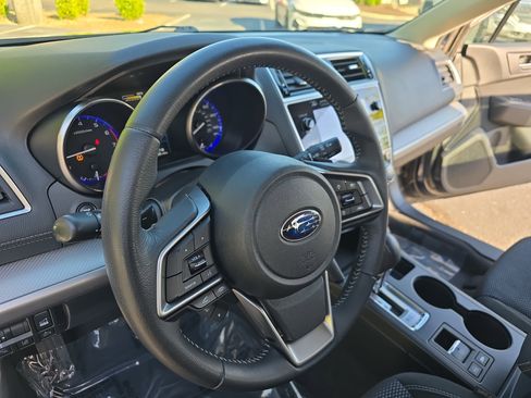 Used 2019 Subaru Outback 2.5i Premium image 16