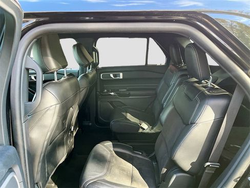 Used 2022 Ford Explorer ST image 23