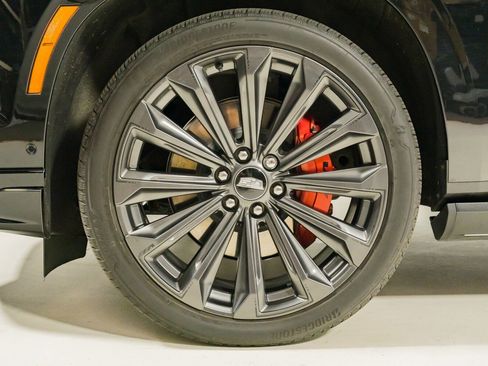 Used 2025 Cadillac Escalade V AWD/4WD image 12