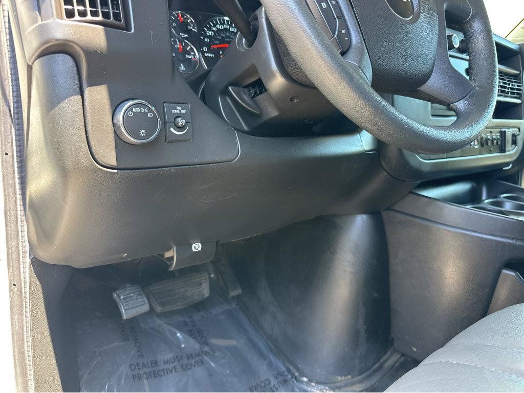 Used 2018 Chevrolet Express 2500 w/ Driver Convenience Package RWD image 25