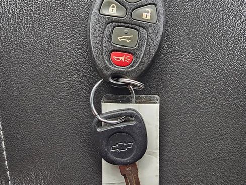 Used 2017 Chevrolet Traverse LT image 16