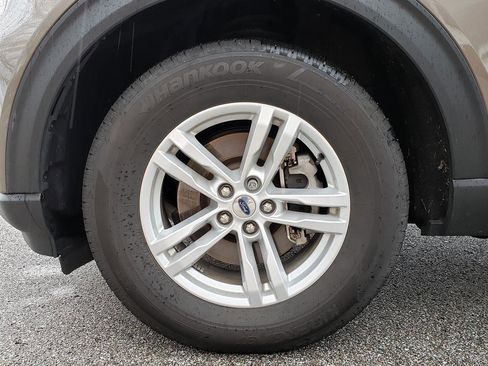 Used 2021 Ford Explorer XLT image 7