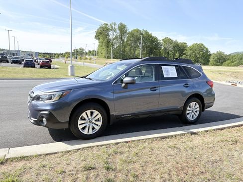 Used 2018 Subaru Outback 2.5i Premium AWD/4WD image 4