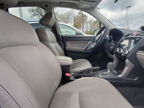 Used 2018 Subaru Forester 2.5i Limited w/ Popular Package #2 image 4