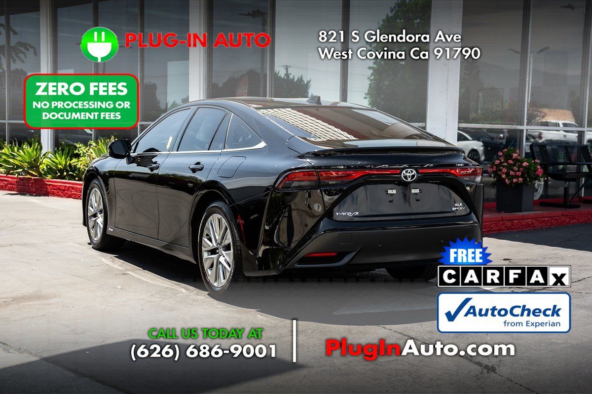 Used 2025 Toyota Mirai XLE RWD image 2