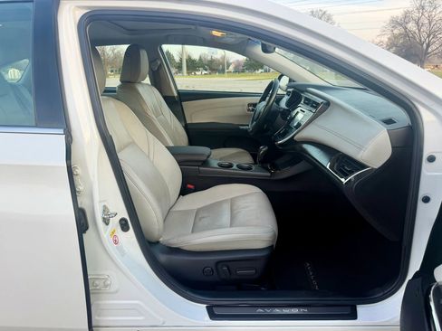 Used 2018 Toyota Avalon Limited FWD image 30