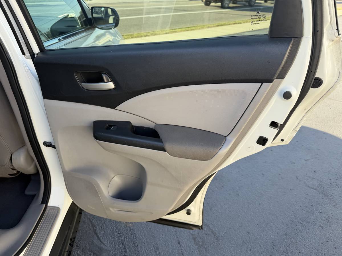 Used 2013 Honda CR-V LX image 17