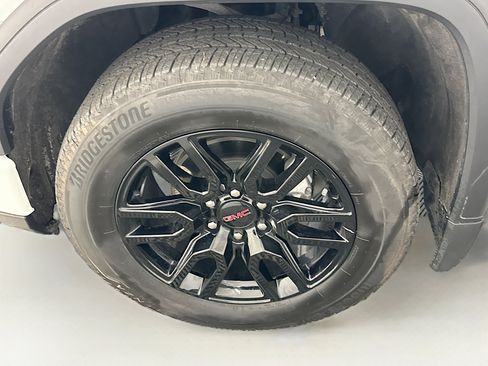 Used 2024 GMC Sierra 1500 Elevation image 11