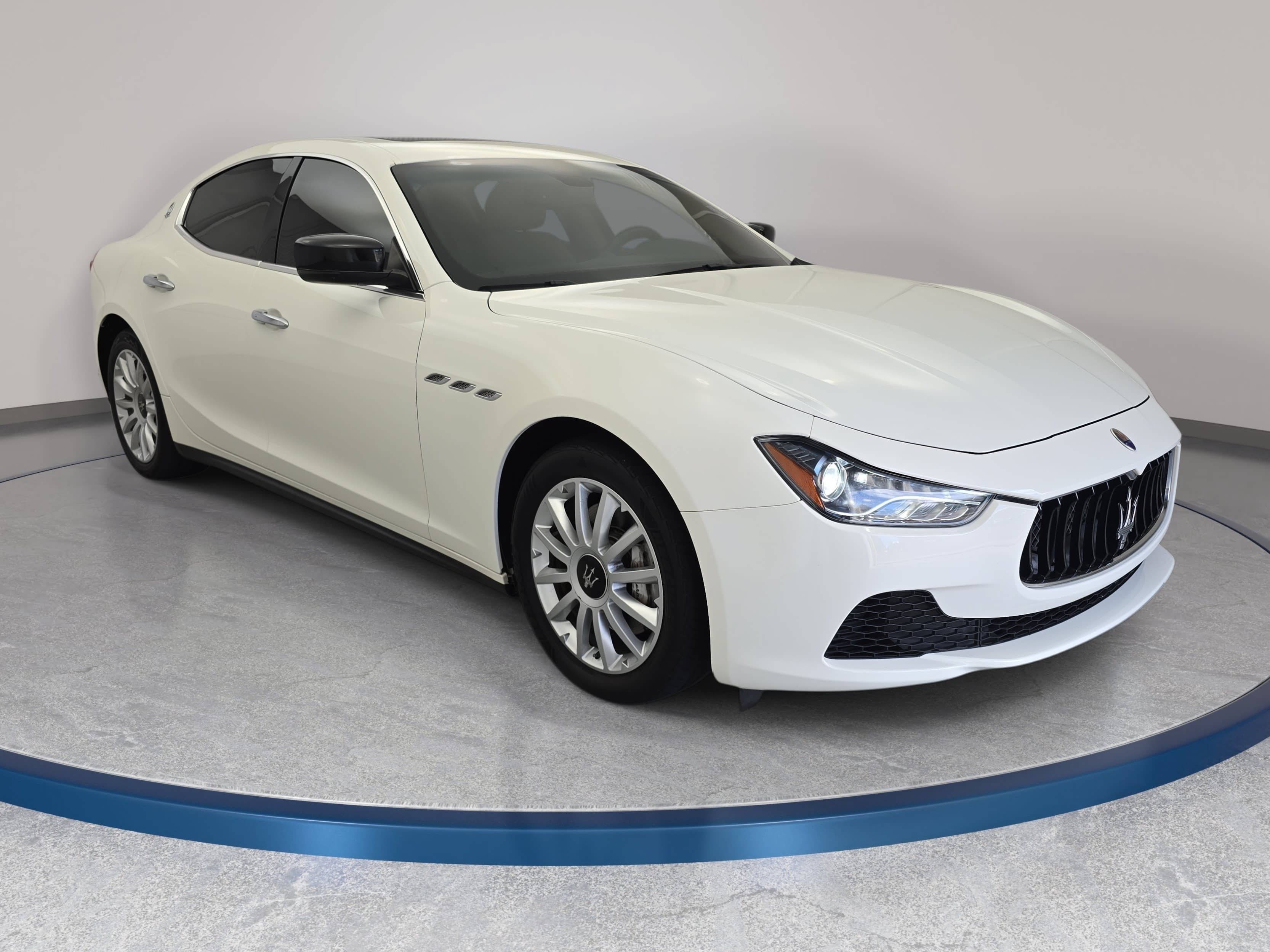 Used 2014 Maserati Ghibli RWD image 3