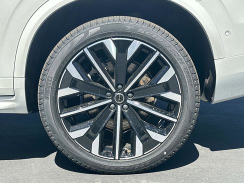 New 2026 Volvo XC90 T8 Ultra w/ Protection Package Premier AWD/4WD image 24