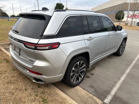 Used 2022 Jeep Grand Cherokee Overland w/ Advanced Protech Group III image 3