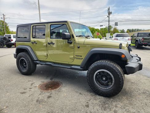 Used 2013 Jeep Wrangler Unlimited Sport AWD/4WD image 21