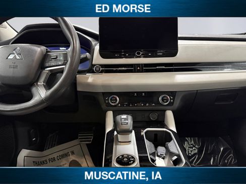 Used 2025 Mitsubishi Outlander SEL FWD image 11