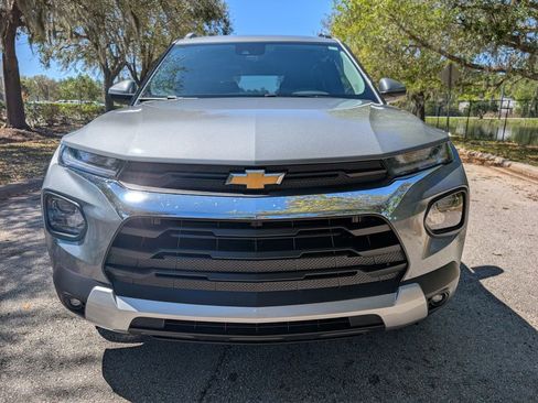 Used 2023 Chevrolet TrailBlazer LT image 2