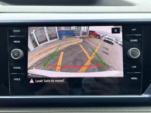 Used 2024 Volkswagen Taos SE image 27