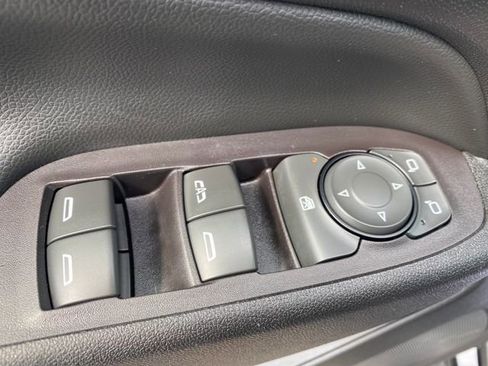 Used 2020 Chevrolet Equinox LT w/ Driver Convenience Package FWD image 15