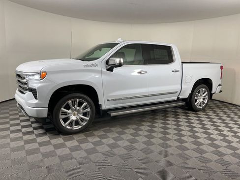 New 2026 Chevrolet Silverado 1500 High Country AWD/4WD image 2