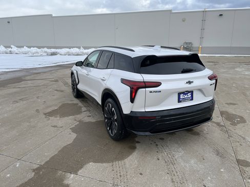 Used 2025 Chevrolet Blazer EV RS image 4