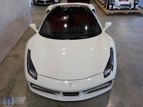 Used 2019 Ferrari 488 Spider image 13