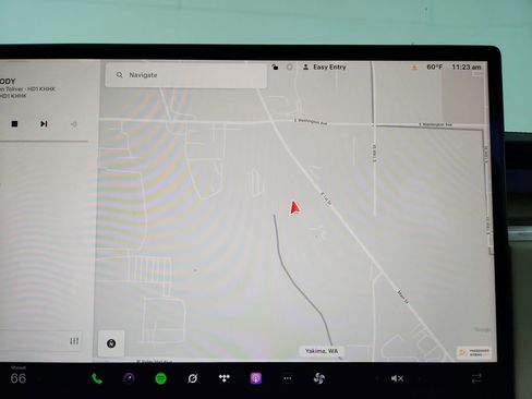 Used 2023 Tesla Model X image 30