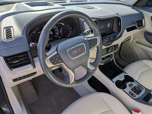 Used 2022 GMC Terrain Denali w/ Denali Premium Package AWD/4WD image 13