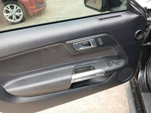 Used 2018 Ford Mustang GT image 9