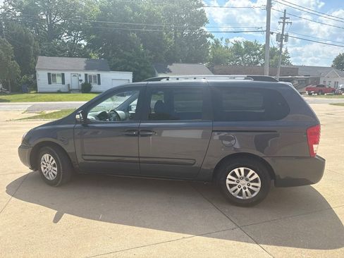 Used 2012 Kia Sedona LX FWD image 5
