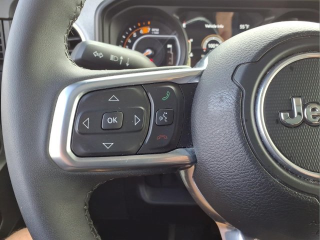 Used 2025 Jeep Wrangler Unlimited Sahara AWD/4WD image 24