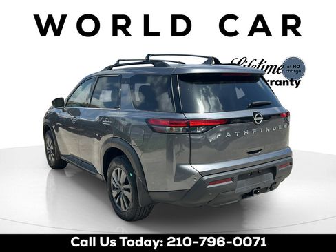 Used 2025 Nissan Pathfinder SV w/ SV Premium Package FWD image 5